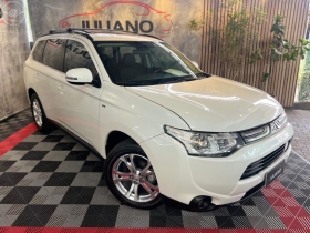 OUTLANDER 3.0 GT 4X4 V6 24V 4P AUTOMÁTICO