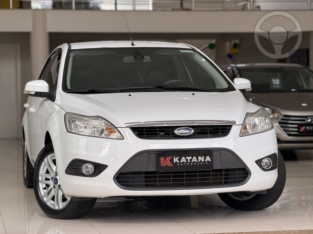 FOCUS SEDAN GLX 2.0 FLEX AUTOMÁTICO 86.000  - 2013 - ERECHIM