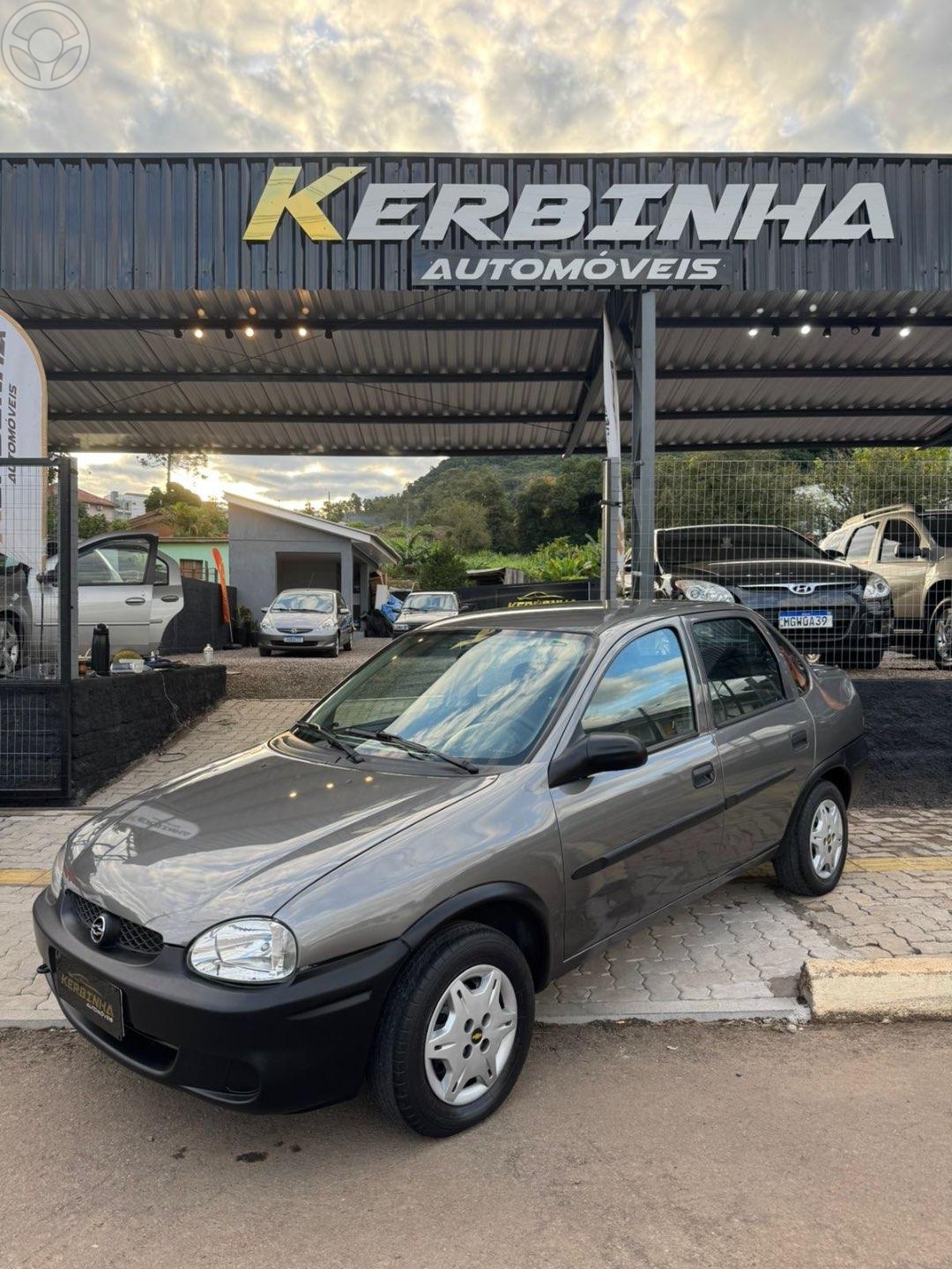 CORSA 1.0 MPFI CLASSIC SEDAN 8V 4P MANUAL - 2004 - VALE REAL  