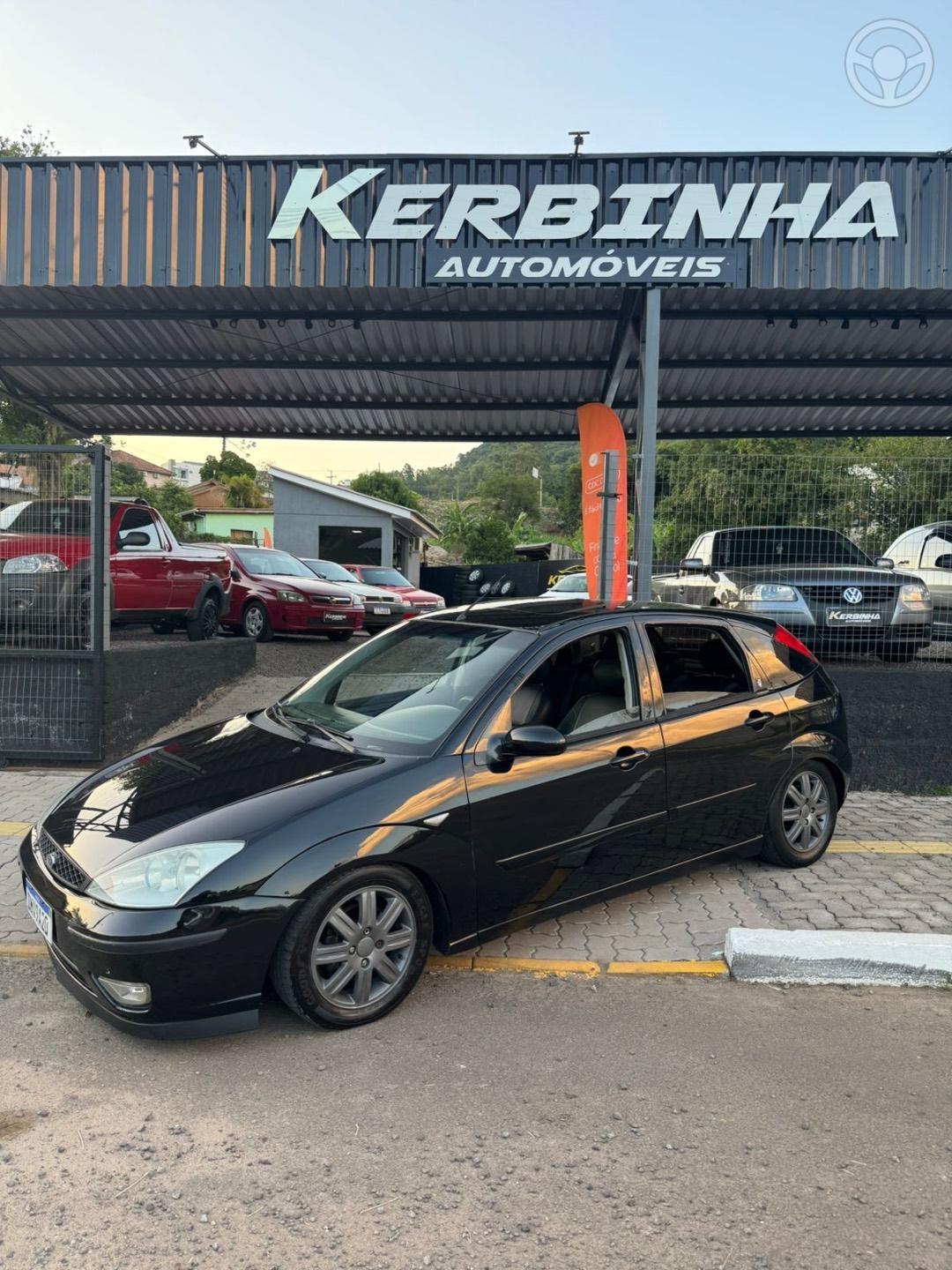 FORD - FOCUS 1.6 8V 4P MANUAL - 2004/2004 - PRETA - R$ 26.900,00