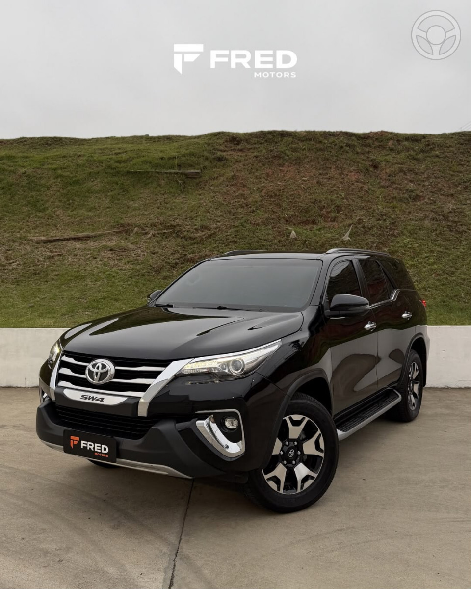 HILUX SW4 2.8 SRX 4X4 DIAMOND 16V TURBO DIESEL 4P 7 LUGARES AUTOMÁTICO - 2019 - SANTA CRUZ DO SUL