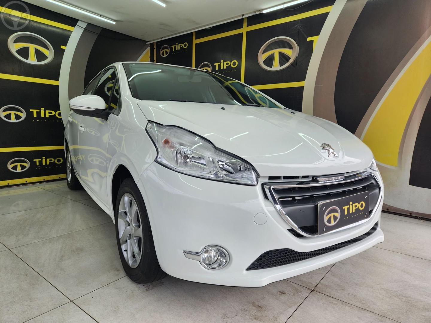 208 1.5 ACTIVE 8V FLEX 4P MANUAL - 2014 - PORTO ALEGRE