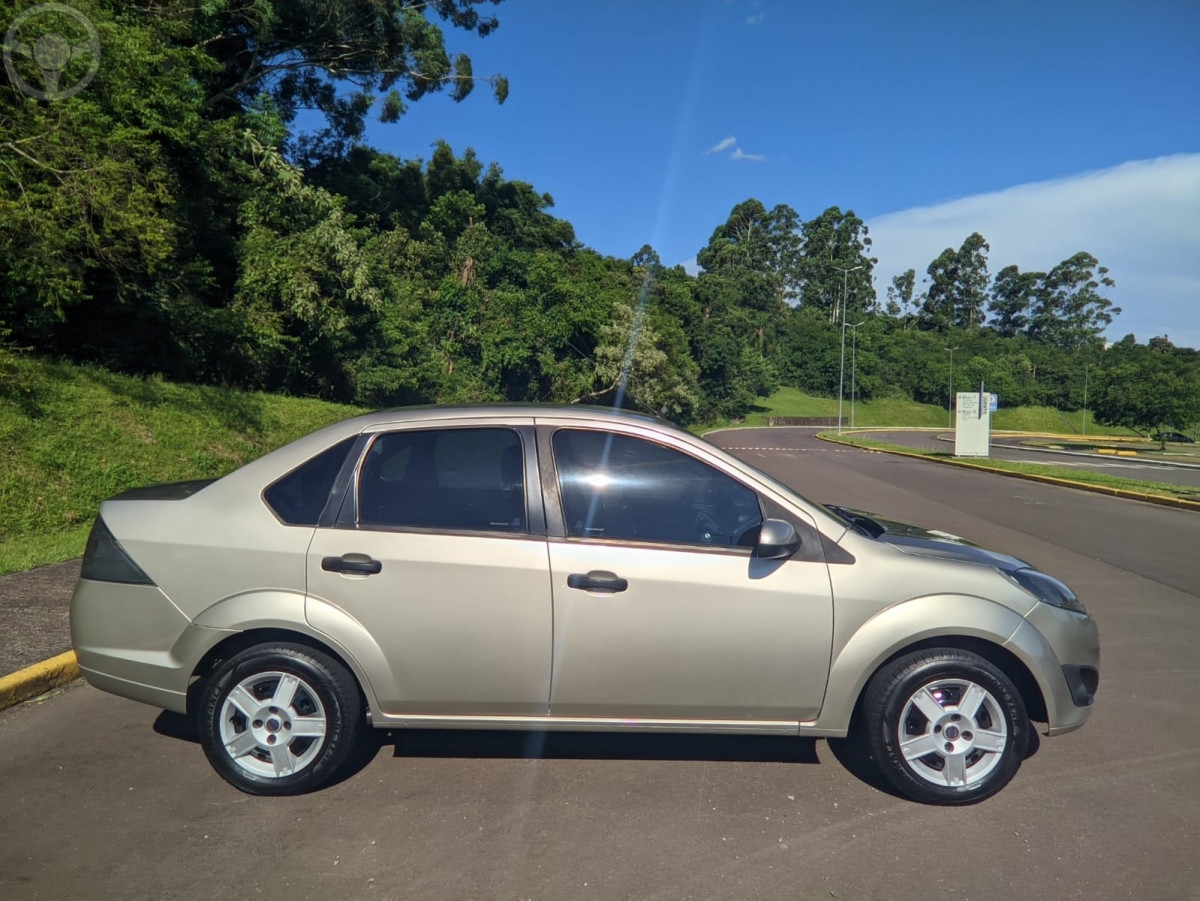 FIESTA 1.0 MPI SEDAN 8V FLEX 4P MANUAL - 2013 - SANTA CRUZ DO SUL