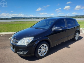 VECTRA 2.0 MPFI GT HATCH 8V FLEX 4P MANUAL