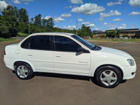 CLASSIC 1.0 MPFI LS 8V FLEX 4P MANUAL