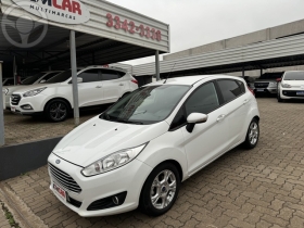 niw fiesta hatch 1.6 aut. 2015 marau