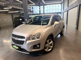 tracker 1.8 mpfi ltz 4x2 16v flex 4p automatico 2015 caxias do sul