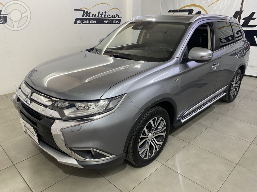 OUTLANDER 3.0 GT 4X4 V6 24V 4P AUTOMÁTICO - 2018 - BENTO GONçALVES