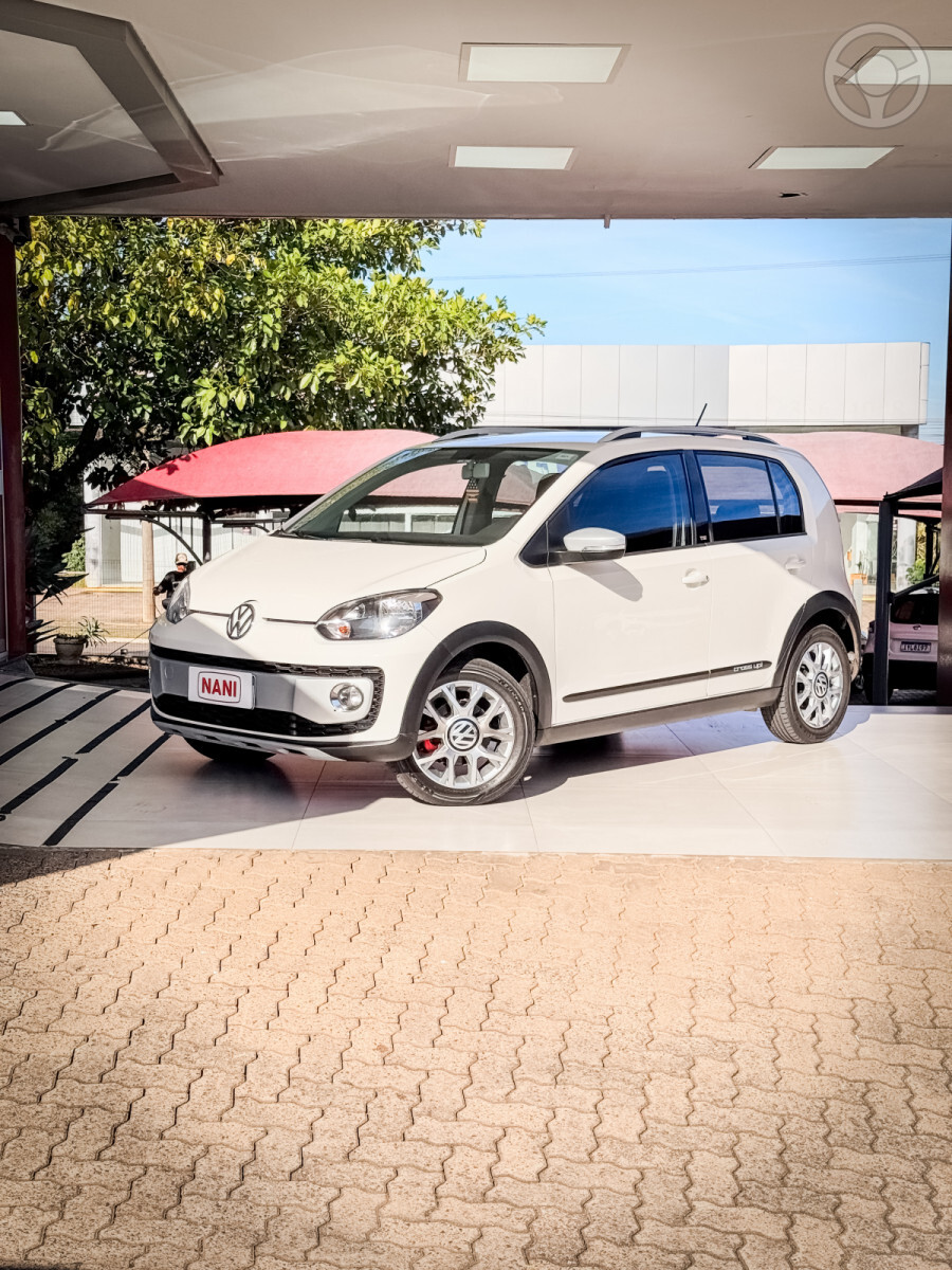 CROSS UP 1.0 TSI 12V FLEX 4P MANUAL - 2017 - IVOTI