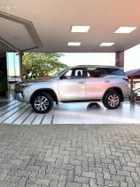 hilux sw4 2.8 srx 4x4 7 lugares 16v turbo intercooler diesel 4p automatico 2018 ivoti
