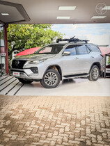 hilux sw4 2.8 srx 4x4 16v turbo intercooler diesel 4p automatico 2022 ivoti