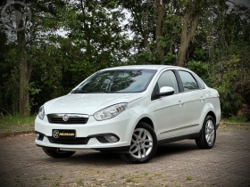 grand siena essence 1.6 2013 arroio do meio