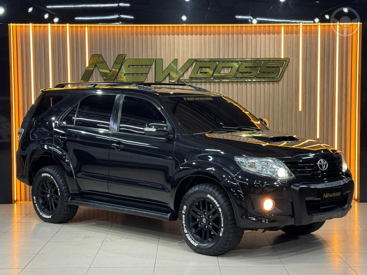 HILUX SW4 3.0 SRV 4X4 7 LUGARES 16V TURBO INTERCOOLER DIESEL 4P AUTOMÁTICO - 2012 - ESTâNCIA VELHA