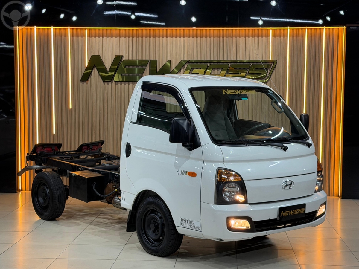 HR 2.5 LONGO SEM CAÇAMBA 4X2 16V 130CV TURBO INTERCOOLER DIESEL 2P MANUAL - 2017 - ESTâNCIA VELHA