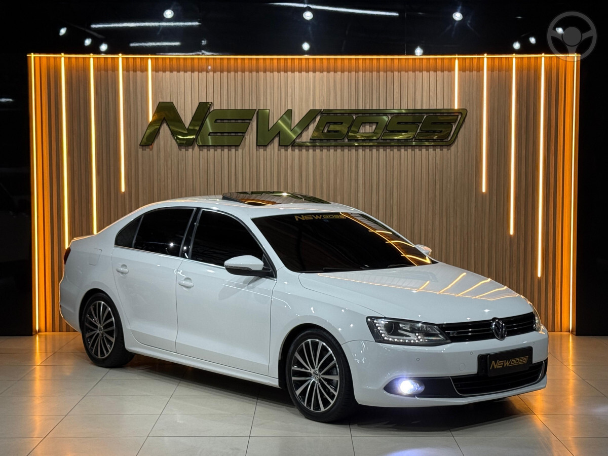 JETTA 2.0 TSI HIGHLINE 200CV 4P TIPTRONIC - 2013 - ESTâNCIA VELHA