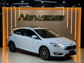 focus 2.0 titanium plus hatch 16v flex 4p auto 2016 estancia velha