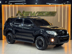 HILUX SW4 3.0 SRV 4X4 7 LUGARES 16V TURBO INTERCOOLER DIESEL 4P AUTOMÁTICO
