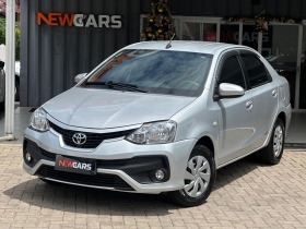 etios 1.5 xs sedan 16v flex 4p manual 2018 santa cruz do sul