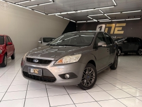 focus 2.0 glx sedan 16v flex 4p automatico 2013 passo fundo