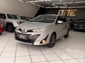 yaris 1.5 xs connect sedan 16v flex 4p automatico 2022 passo fundo
