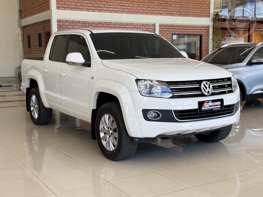 AMAROK 2.0 HIGHLINE 4X4 CD 16V TURBO INTERCOOLER DIESEL 4P AUTOMÁTICO - 2015 - VACARIA