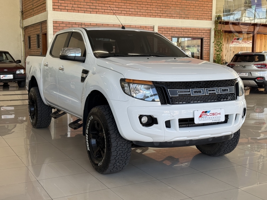 RANGER 3.2 XLT 4X4 CD 20V DIESEL 4P AUTOMÁTICO - 2015 - VACARIA