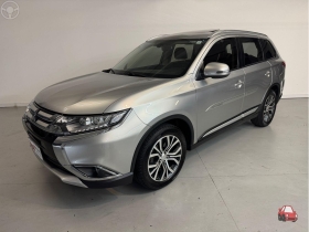 outlander 2.0 comfort 16v 4p automatico 2018 caxias do sul