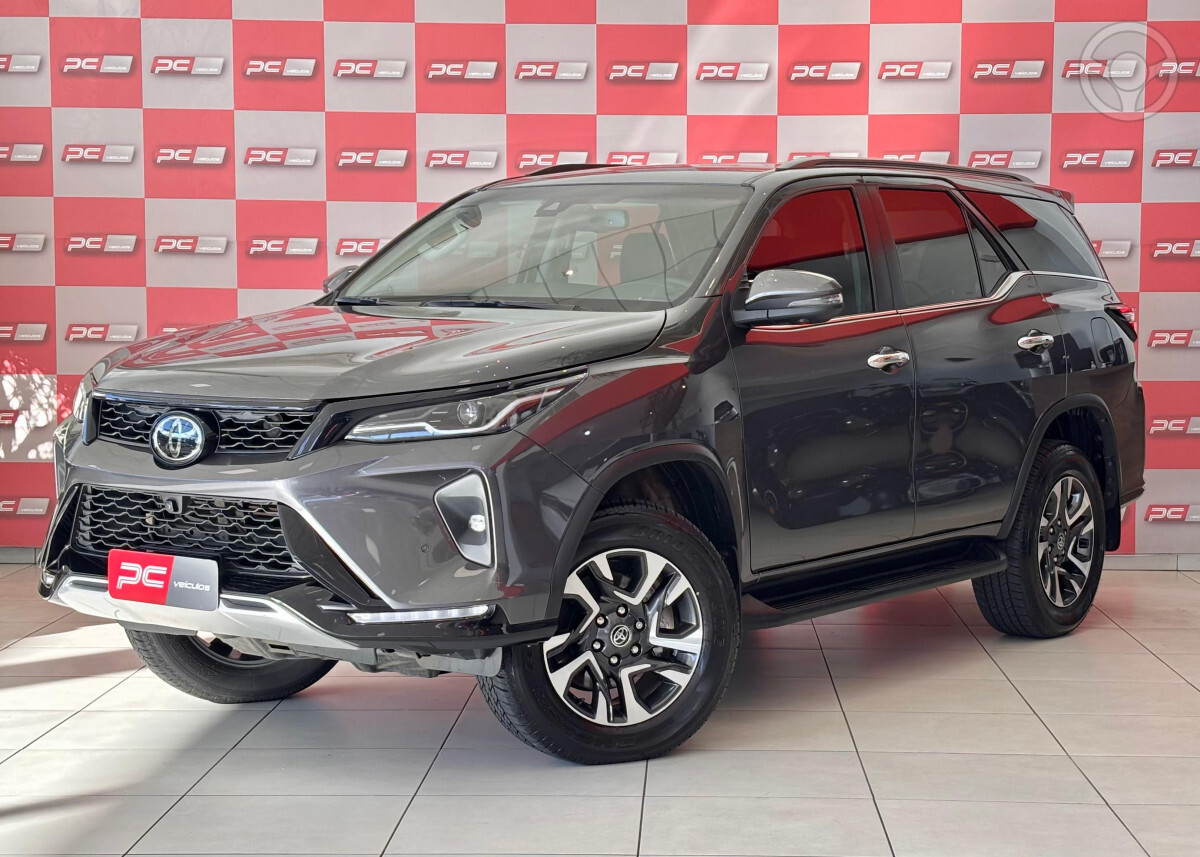 HILUX SW4 2.8 4X4 SRX PLATINUM TURBO DIESEL 4P AUTOMÁTICO - 2024 - SANTA CRUZ DO SUL