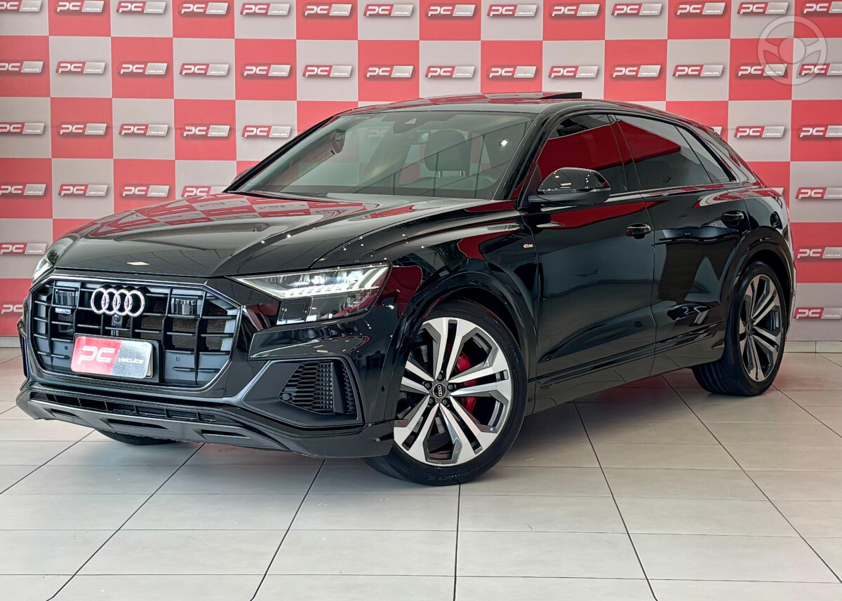 Q8 3.0 TFSI PERFORMANCE BLACK QUATTRO V6 24V 4P S-TRONIC - 2022 - SANTA CRUZ DO SUL