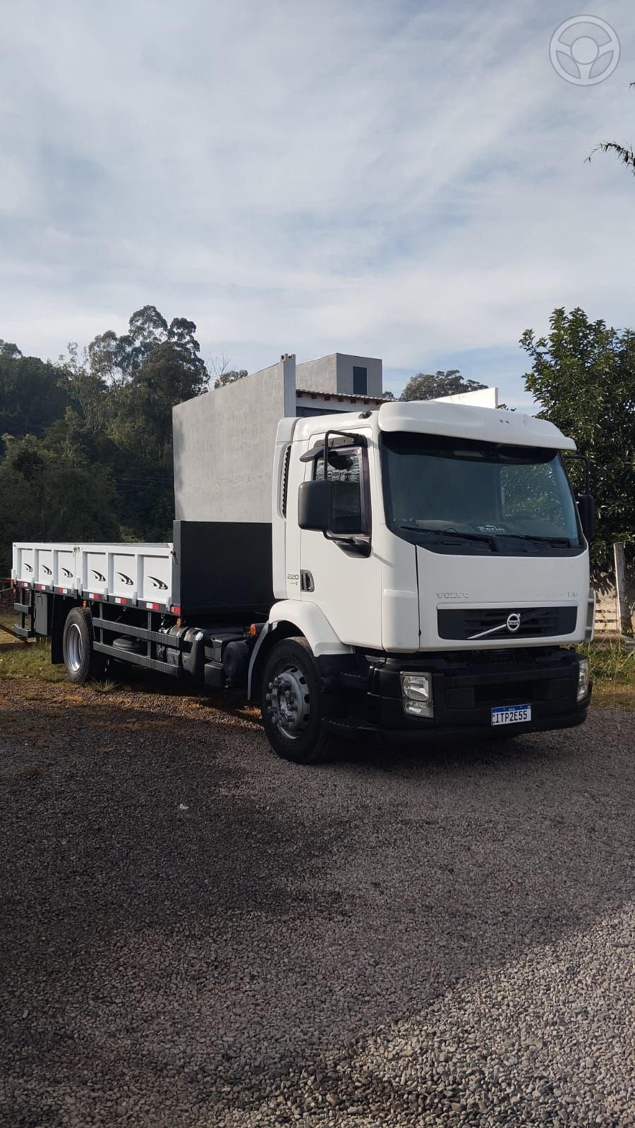 VM 220 4X2 2P DIESEL E5 - 2012 - MARAU