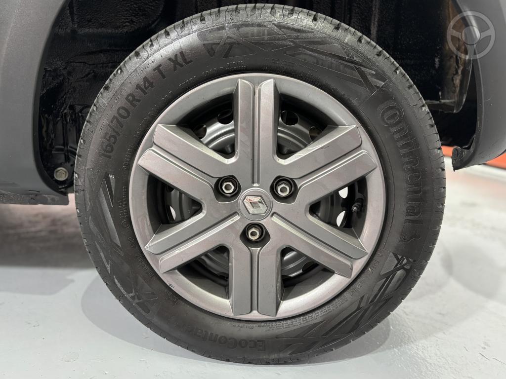 RENAULT - KWID 1.0 12V SCE FLEX ZEN MANUAL - 2023/2024 - PRATA - R$ 51.900,00