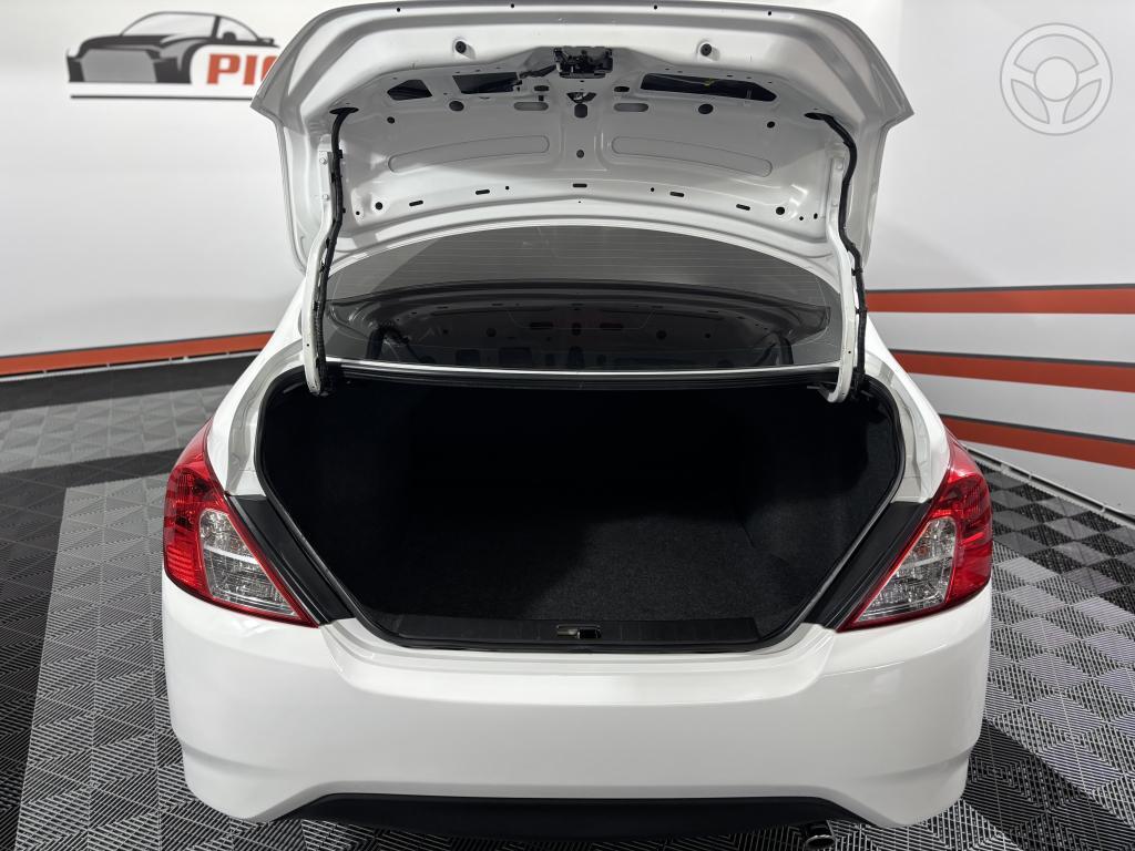 NISSAN - VERSA 1.6 16V FLEXSTART V-DRIVE PREMIUM XTRONIC - 2021/2021 - BRANCA - R$ 64.900,00