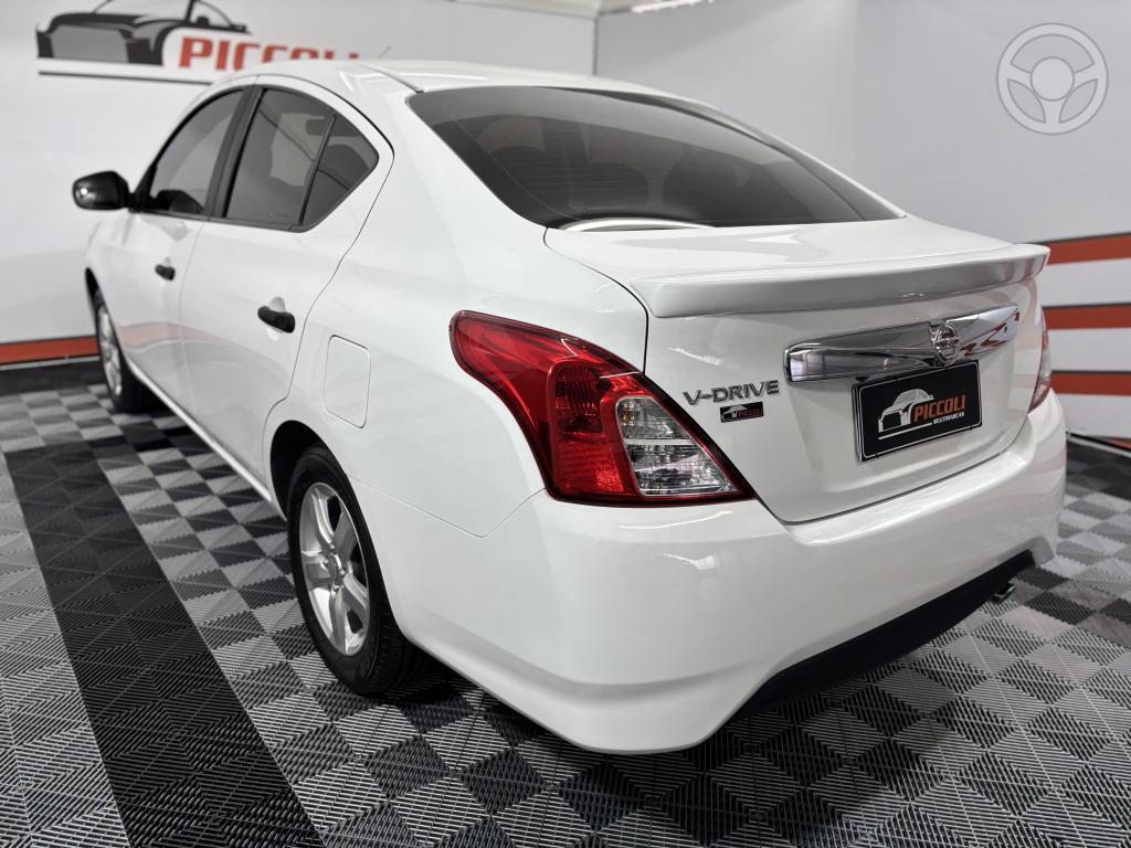 NISSAN - VERSA 1.6 16V FLEXSTART V-DRIVE PREMIUM XTRONIC - 2021/2021 - BRANCA - R$ 64.900,00
