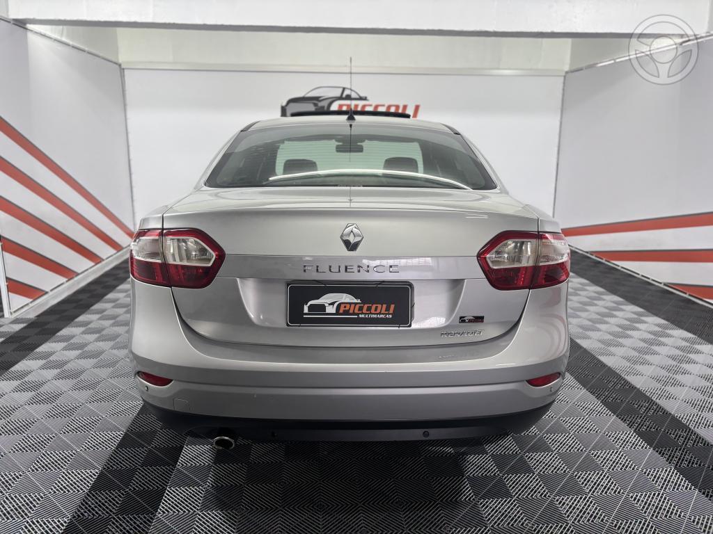 RENAULT - FLUENCE 2.0 DYNAMIQUE 16V FLEX 4P MANUAL - 2011/2012 - PRATA - R$ 40.900,00
