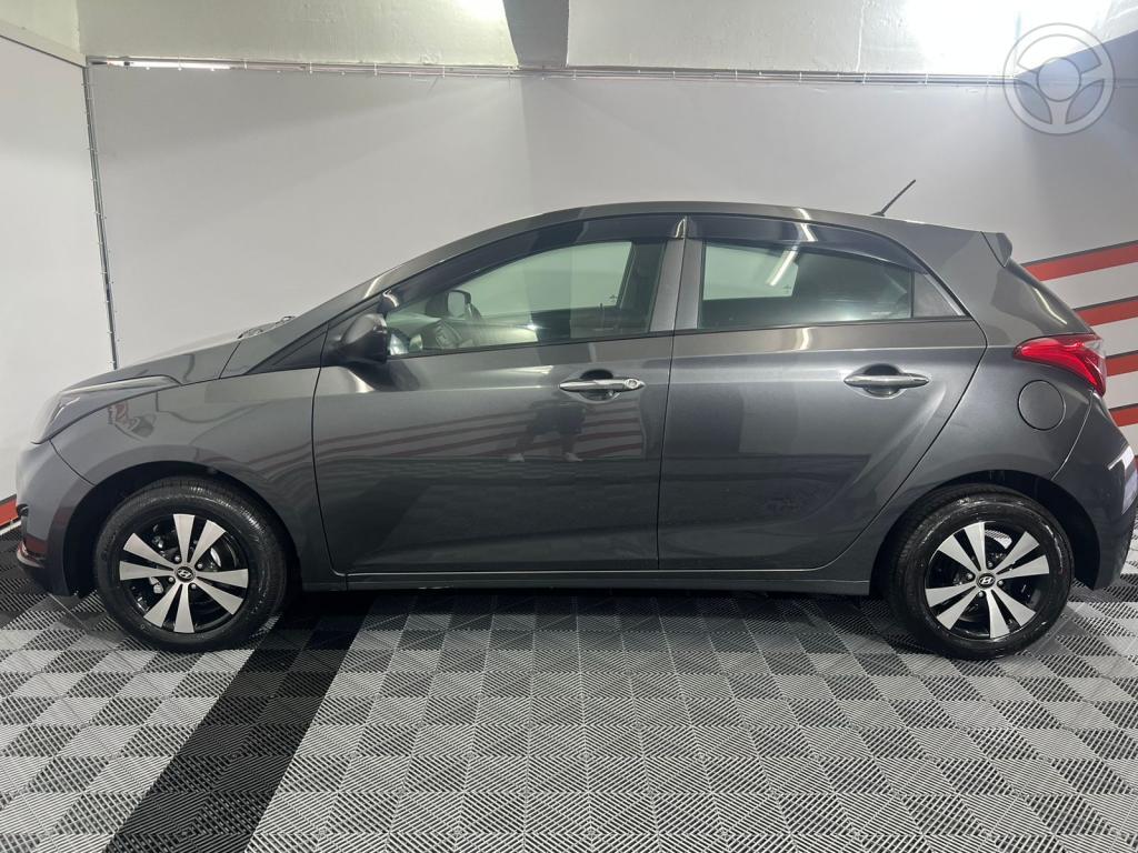 HYUNDAI - HB20 1.0 COMFORT PLUS 12V FLEX 4P MANUAL - 2014/2014 - CINZA - R$ 45.500,00