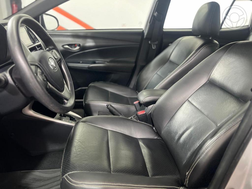 TOYOTA - YARIS 1.5 XL 16V FLEX 4P AUTOMATÍCO - 2021/2022 - PRATA - R$ 85.900,00