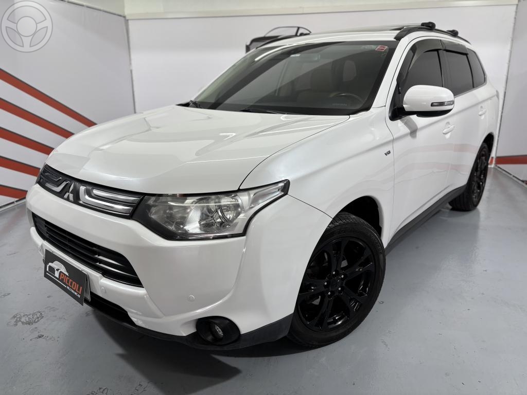 OUTLANDER 3.0 GT 4X4 V6 24V 4P AUTOMÁTICO - 2014 - CAXIAS DO SUL