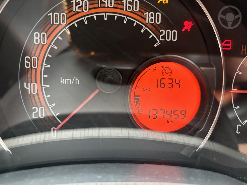 FIAT - UNO 1.0 EVO WAY 8V FLEX 4P MANUAL - 2012/2013 - PRATA - R$ 30.900,00