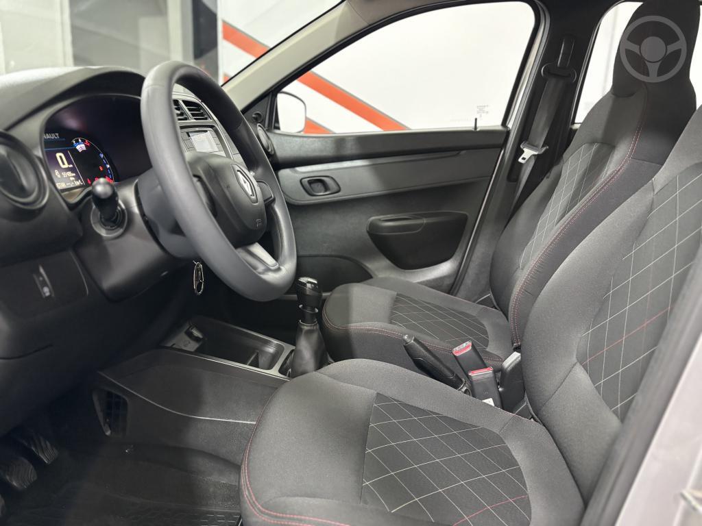 RENAULT - KWID 1.0 12V SCE FLEX ZEN MANUAL - 2023/2024 - PRATA - R$ 51.900,00