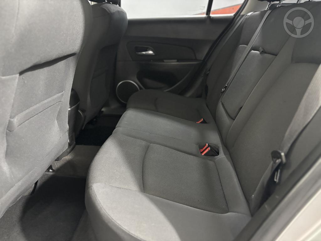 CHEVROLET - CRUZE 1.8 LT SPORT6 16V FLEX 4P MANUAL - 2014/2014 - PRATA - R$ 59.900,00