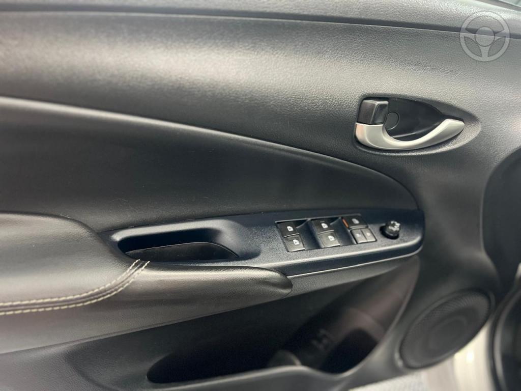 TOYOTA - YARIS 1.5 XL 16V FLEX 4P AUTOMATÍCO - 2021/2022 - PRATA - R$ 85.900,00