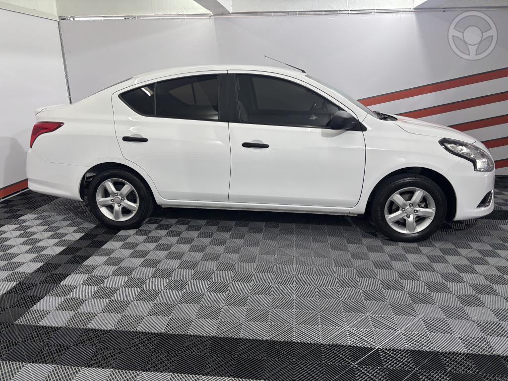NISSAN - VERSA 1.6 16V FLEXSTART V-DRIVE PREMIUM XTRONIC - 2021/2021 - BRANCA - R$ 64.900,00