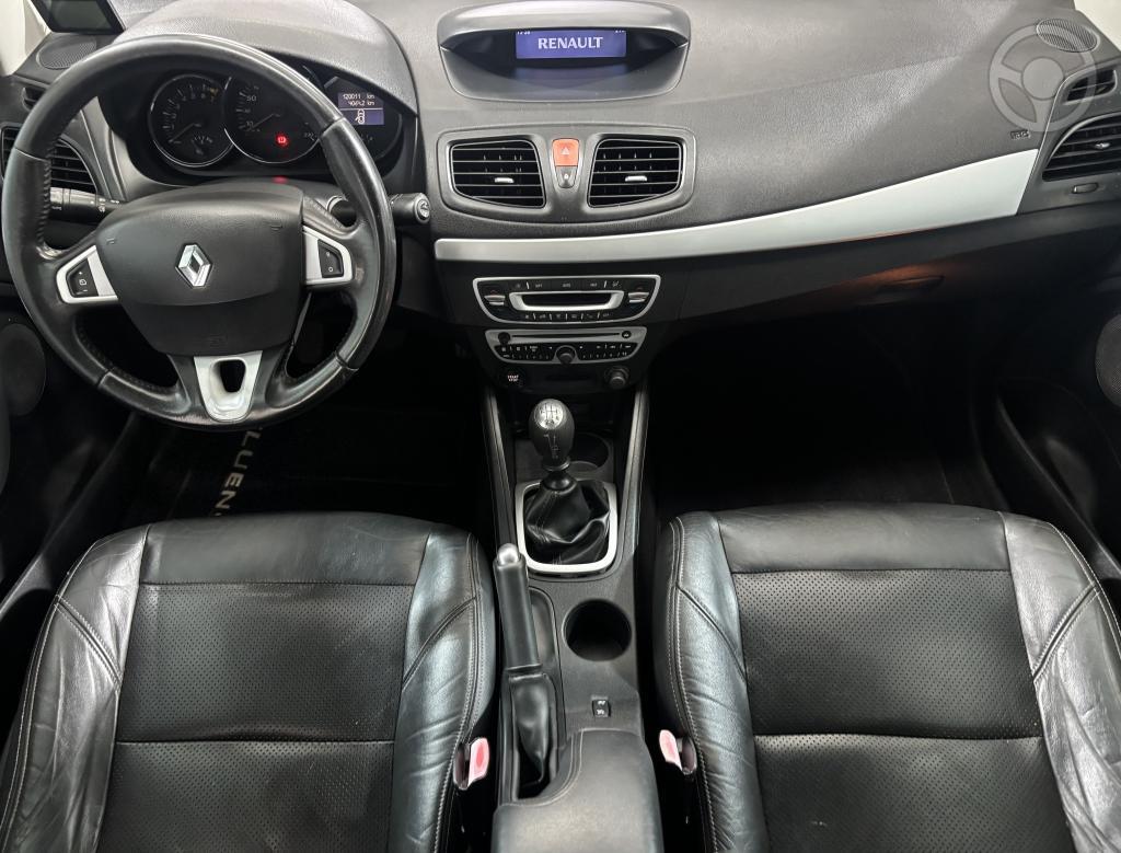 RENAULT - FLUENCE 2.0 DYNAMIQUE 16V FLEX 4P MANUAL - 2011/2012 - PRATA - R$ 40.900,00