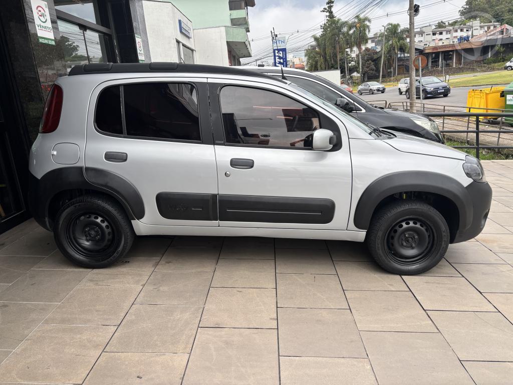 FIAT - UNO 1.0 EVO WAY 8V FLEX 4P MANUAL - 2012/2013 - PRATA - R$ 30.900,00