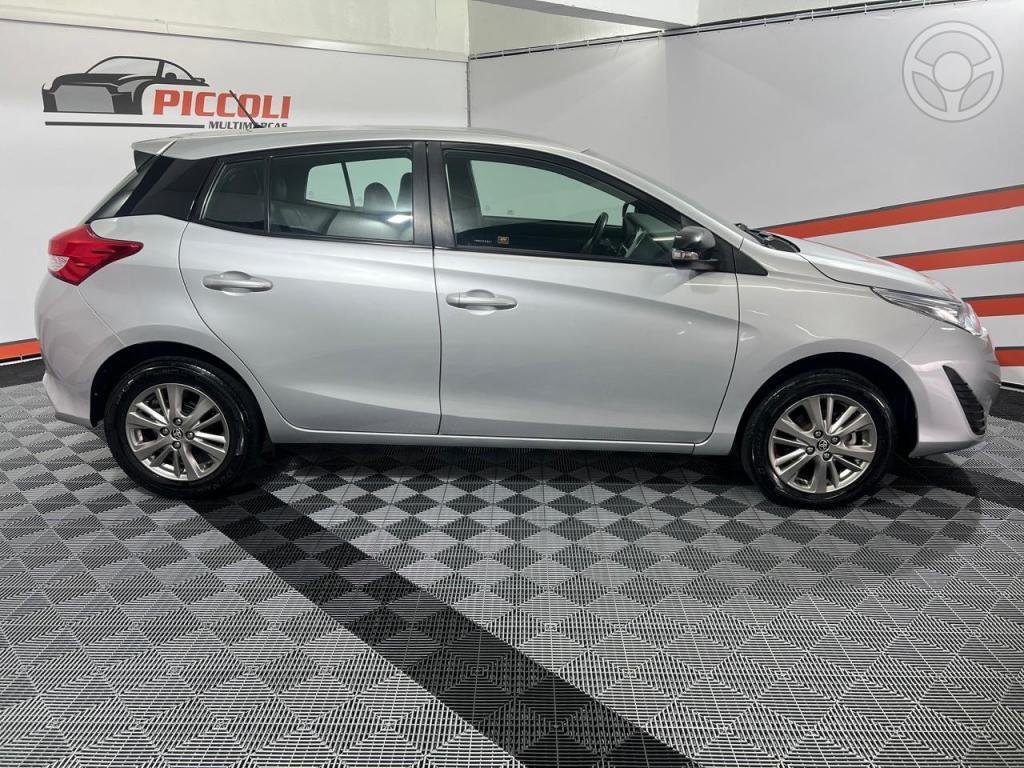 TOYOTA - YARIS 1.5 XL 16V FLEX 4P AUTOMATÍCO - 2021/2022 - PRATA - R$ 85.900,00