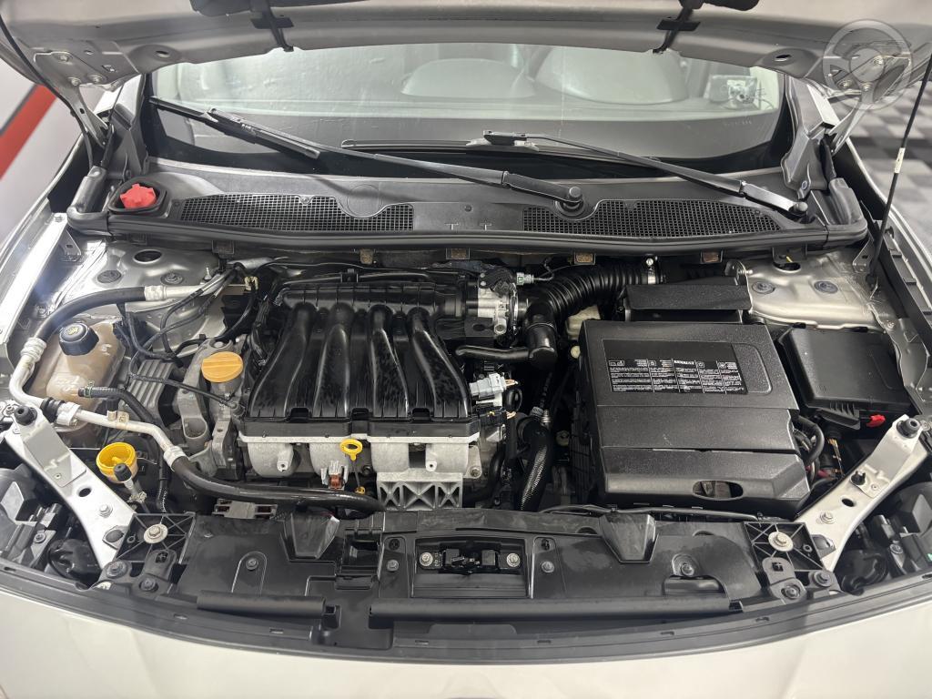 RENAULT - FLUENCE 2.0 DYNAMIQUE 16V FLEX 4P MANUAL - 2011/2012 - PRATA - R$ 40.900,00