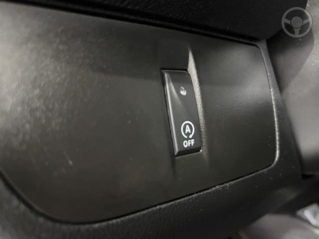 RENAULT - KWID 1.0 12V SCE FLEX ZEN MANUAL - 2023/2024 - PRATA - R$ 51.900,00