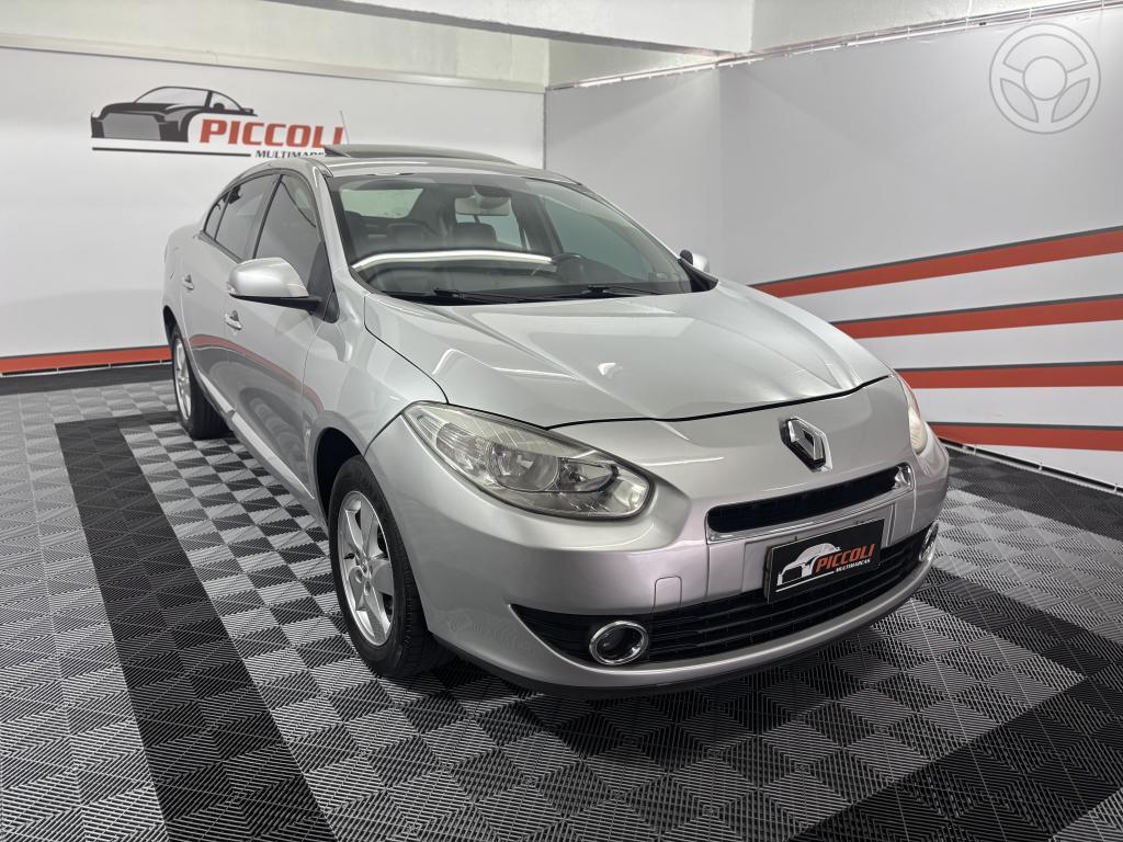 RENAULT - FLUENCE 2.0 DYNAMIQUE 16V FLEX 4P MANUAL - 2011/2012 - PRATA - R$ 40.900,00