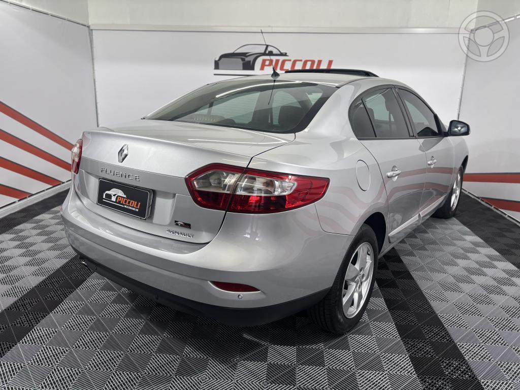 RENAULT - FLUENCE 2.0 DYNAMIQUE 16V FLEX 4P MANUAL - 2011/2012 - PRATA - R$ 40.900,00