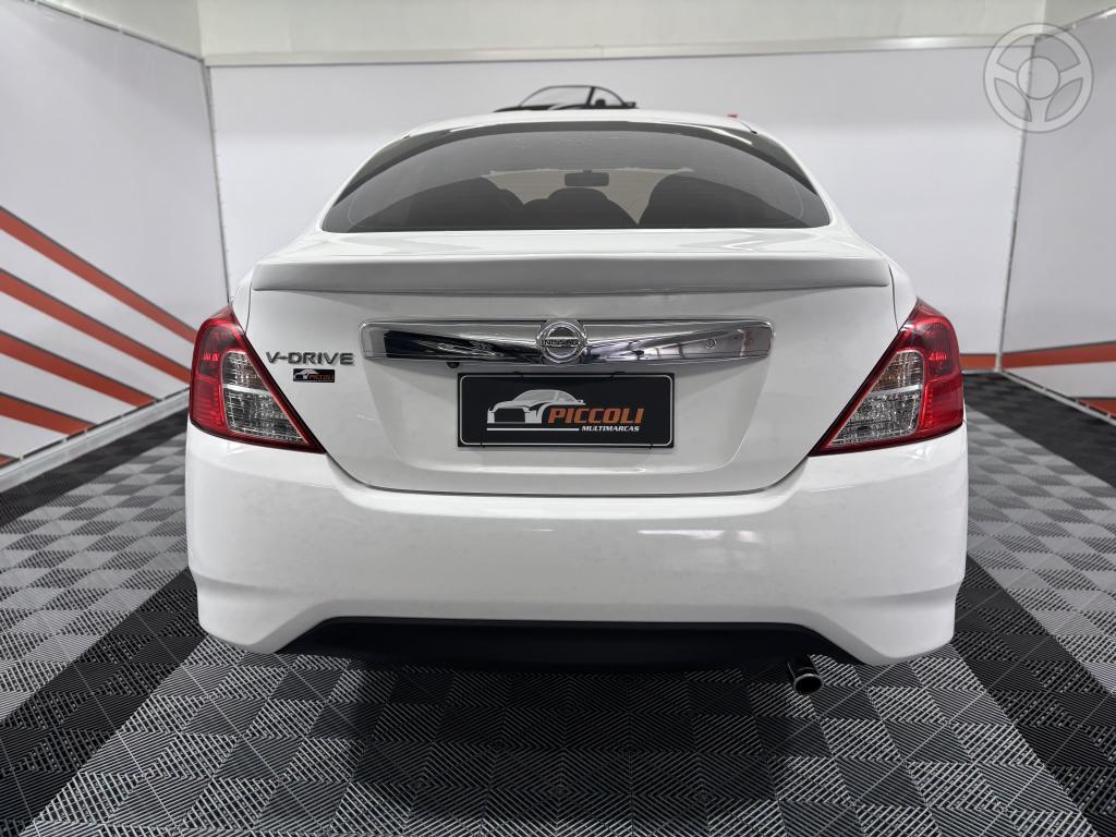 NISSAN - VERSA 1.6 16V FLEXSTART V-DRIVE PREMIUM XTRONIC - 2021/2021 - BRANCA - R$ 64.900,00